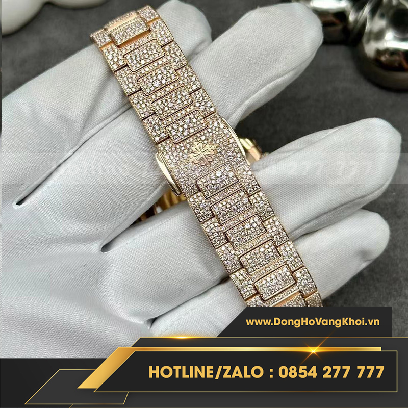 Patek philippe nautilus 7118/1450G-001 chế tác vàng khối kim cương thiên nhiên