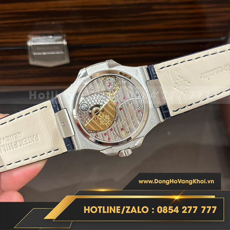 Đồng hồ patek philippe nautilus 5724G fake
