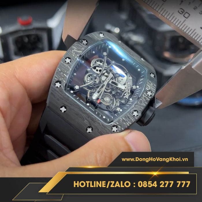 Sự khác nhau giữa mẫu Richard Mille RM 055 Vỏ Carbon với phiên cũ