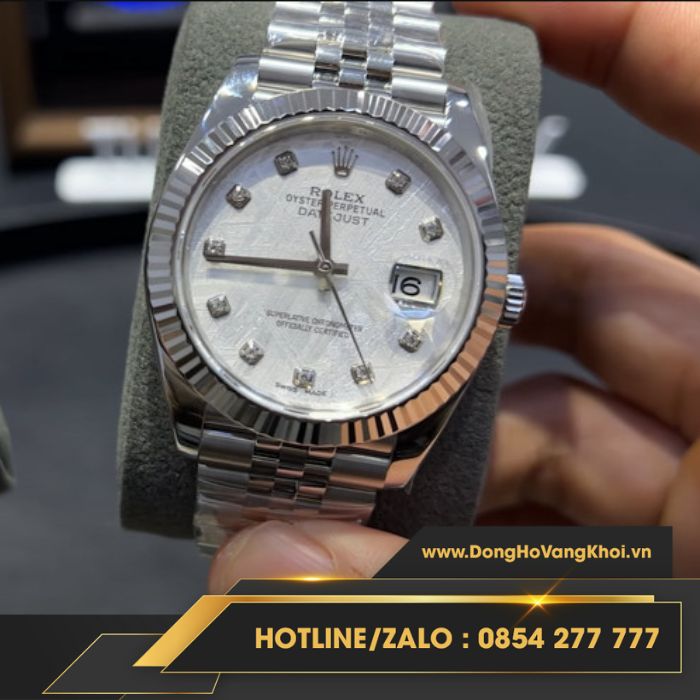 Rolex Datejust mặt thiên thạch được làm từ thép không gỉ 904