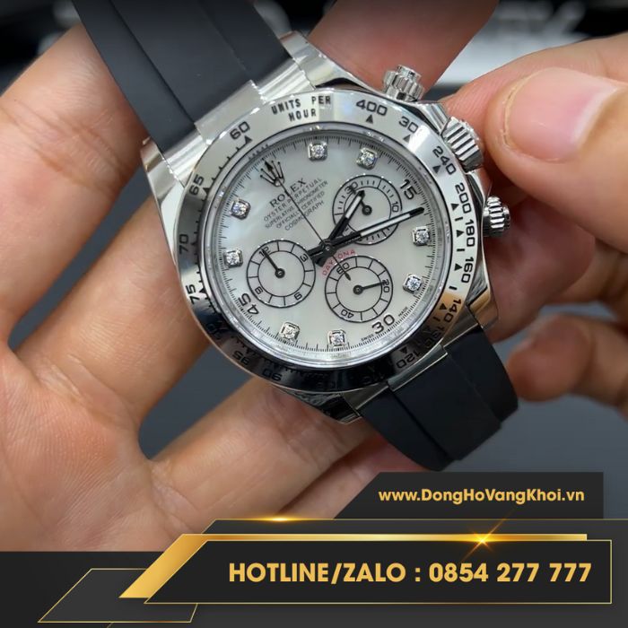 Các vành Bezel được tinh chỉnh tỉ mỉ, chỉnh chu
