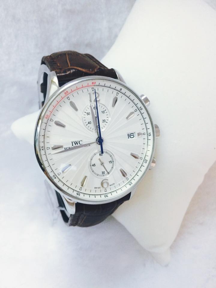 Giải mã sức hấp dẫn của đồng hồ IWC super fake
