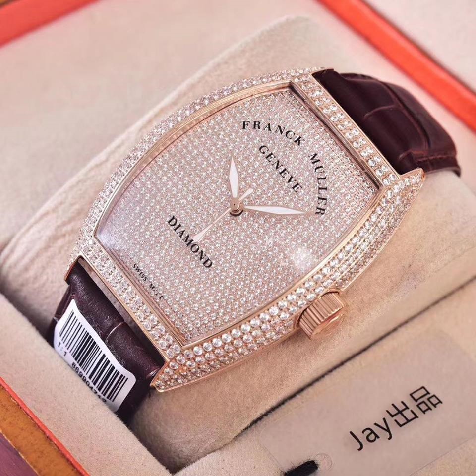 Kinh nghiệm chọn mua đồng hồ Franck Muller geneve fake phù hợp kích cỡ cổ tay