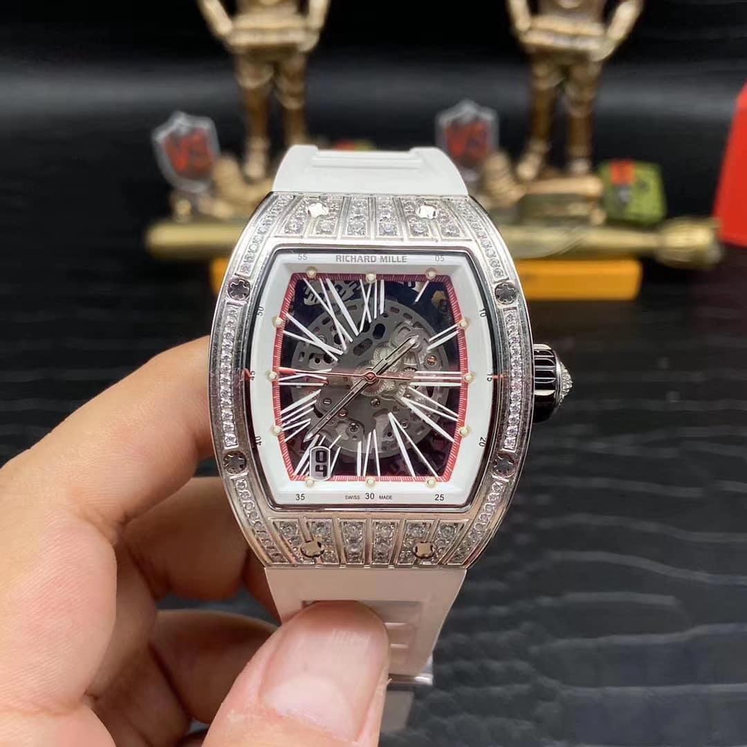 Làm thế nào để đồng hồ Richard Mille Geneve fake màu trắng luôn sạch