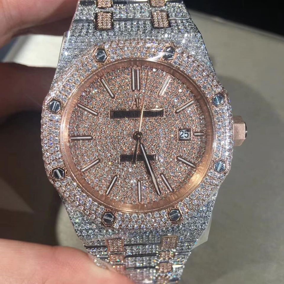 Những nhân tố quyết định giá đồng hồ full diamond