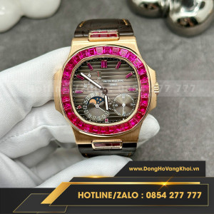 Đồng hồ patek philippe nautilus 5724-12r rose gold ruby chế tác